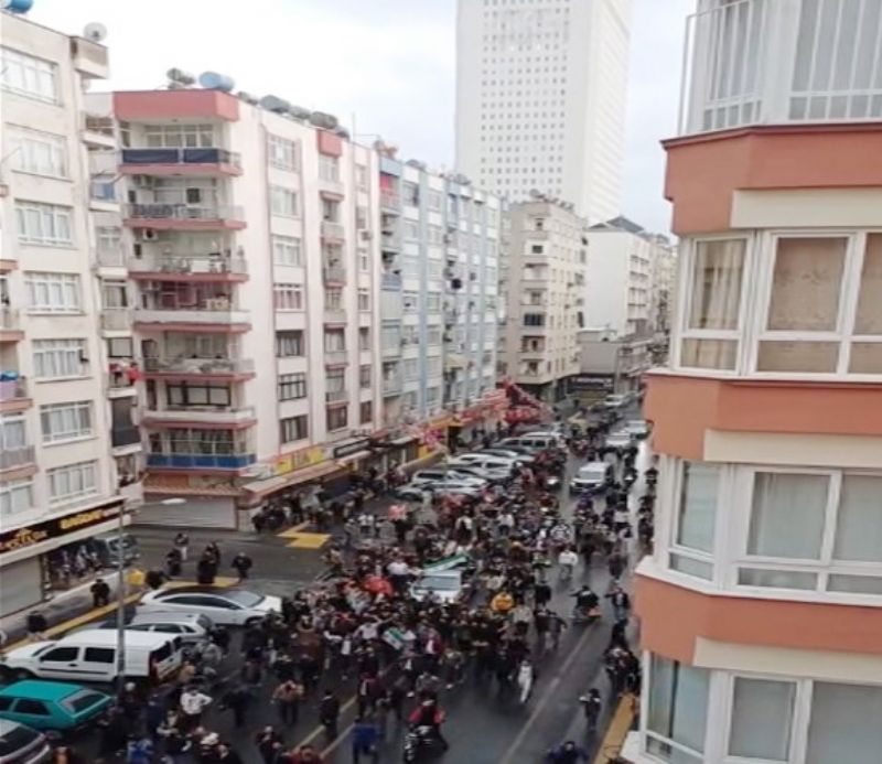 Mersinde Suriye kutlamas...