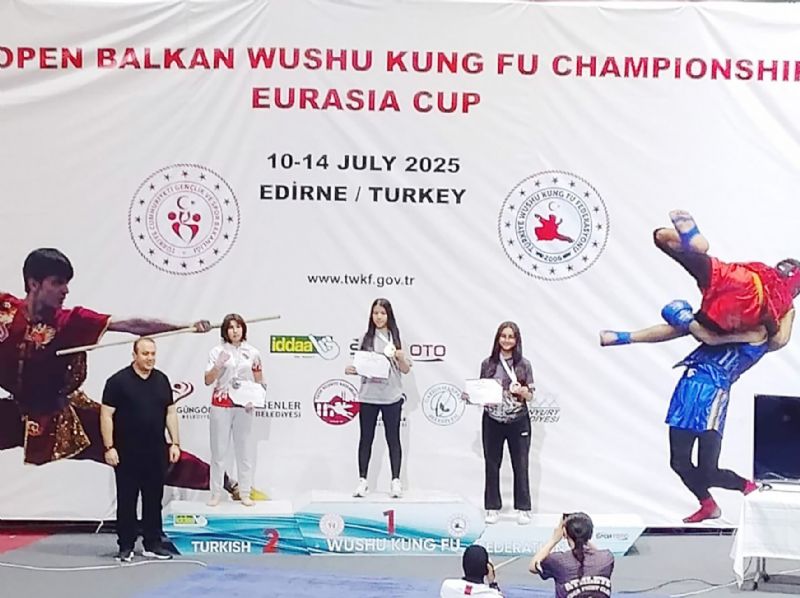Mersinli sporculardan madalya yamuru...