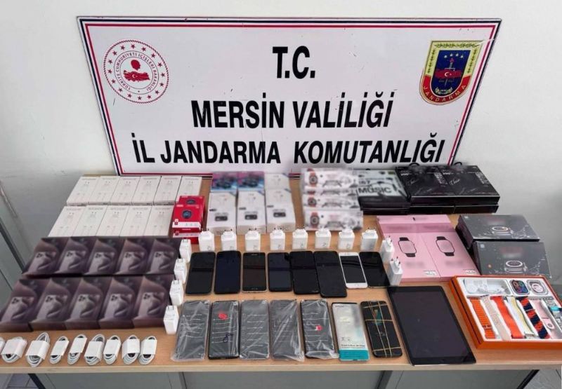 Mersin’de 15 gmrk kaa cep telefonu ele geirildi...