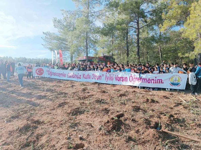 Erdemlide 24 Kasm retmenler Gn ansna fidan dikildi...