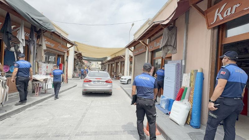 Tarsusta kaldrmlar igal eden tezgahlara mdahale edildi...