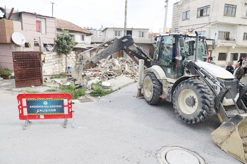 Akdeniz�de, metruk yap�larla m�cadele devam edecek