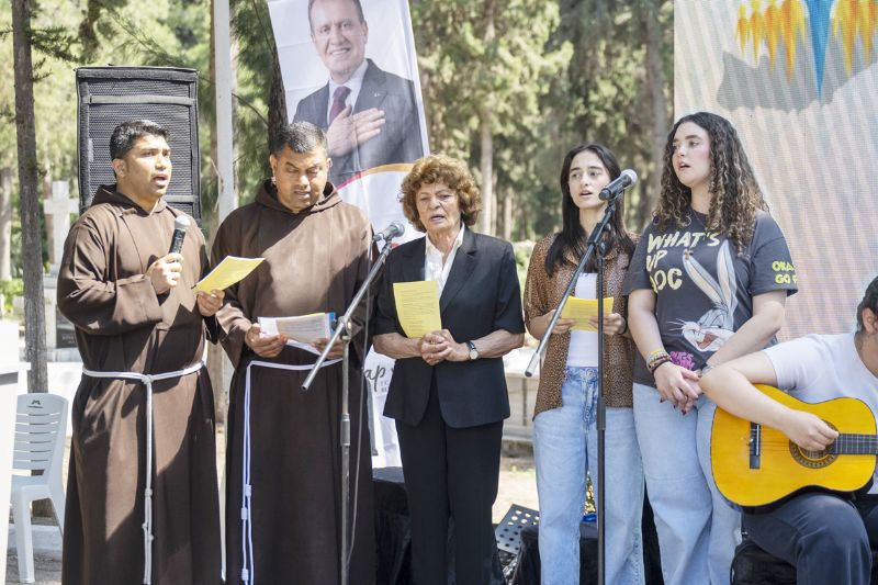 M�sl�man ve Hristiyan din adamlar� birlikte dua etti