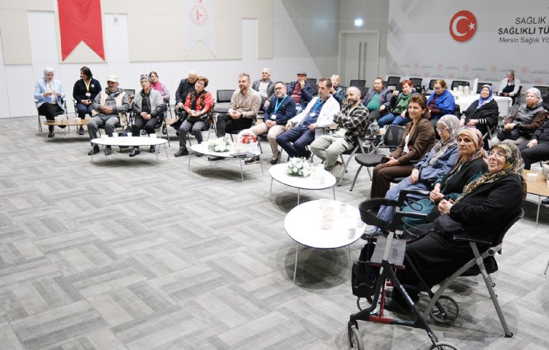 65 ya� �st� hastalar sinemada bulu�tu...