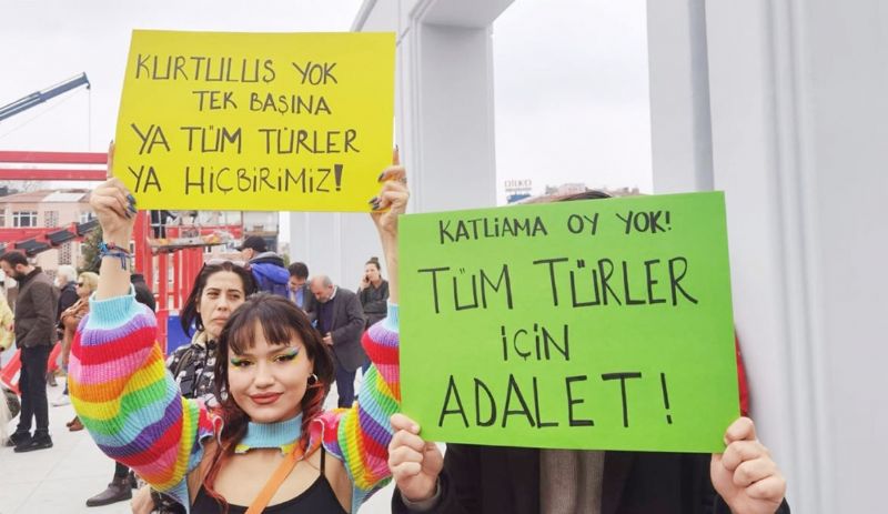 Mersin�de hayvan severler  n�bet eylemi ba�latt�...