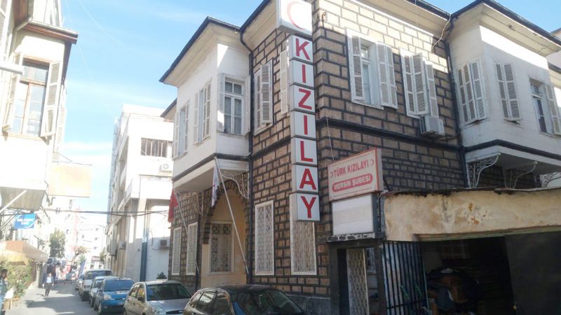Kzlaydan Mersindeki  Ukraynallara yardm...