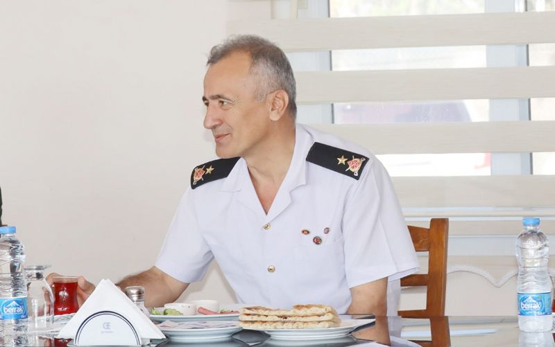 Tugeneral Atasoy, basnla bulutu...