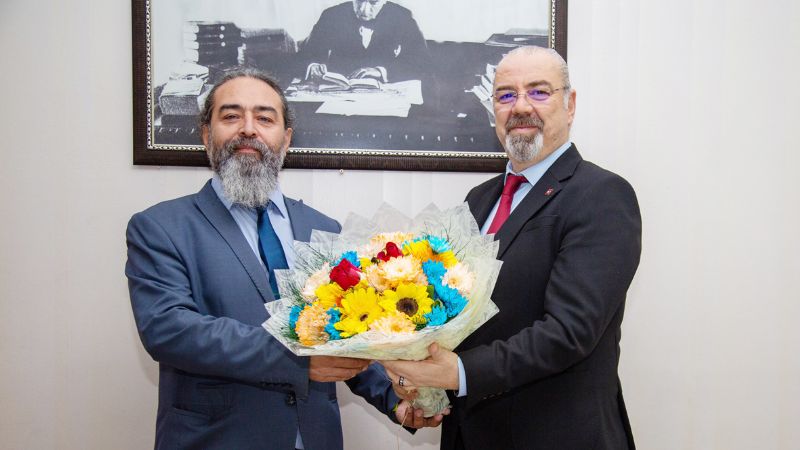 Prof. Dr. Deniz Ayas, Su rnlerine dekan oldu