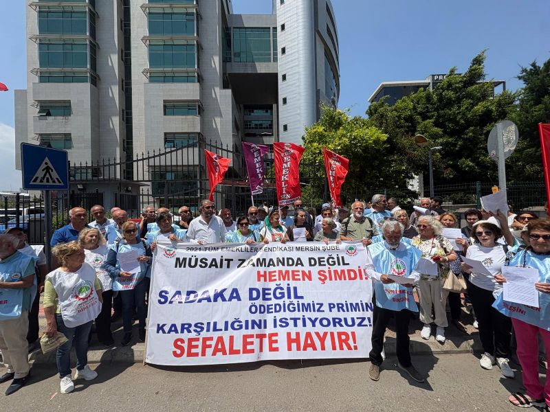 Mersin’de emekliler zam dilek�elerini AYM�ye g�nderdi...