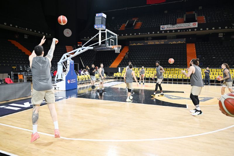 Mersinli Carettalar, Efes deplasmanna gidiyor...