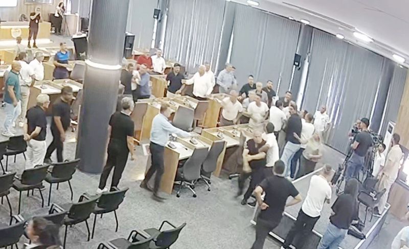 CHP�L� BA�KAN YILDIZ, �ZKAN�IN �ZER�NE Y�R�M��!