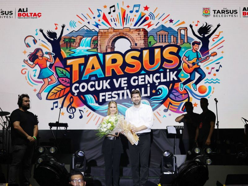 Tarsus�ta Derya Ulu� co�kusu...