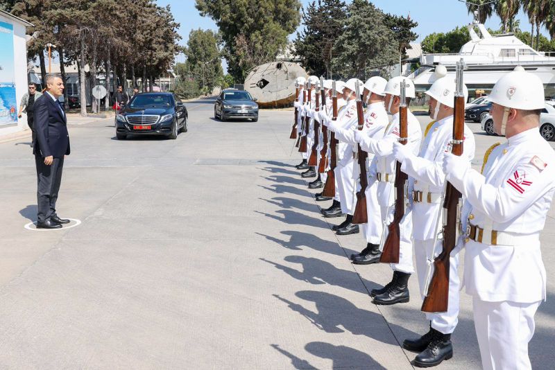 Vali Torostan Tuamiral Gcyene ziyaret...