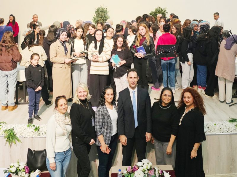 Mersinli airler ve yazarlar  rencilerle bulutu ...
