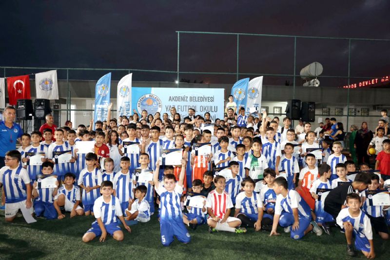 Kursiyer 750 �ocuk t�renle sertifikalar�n� ald�...