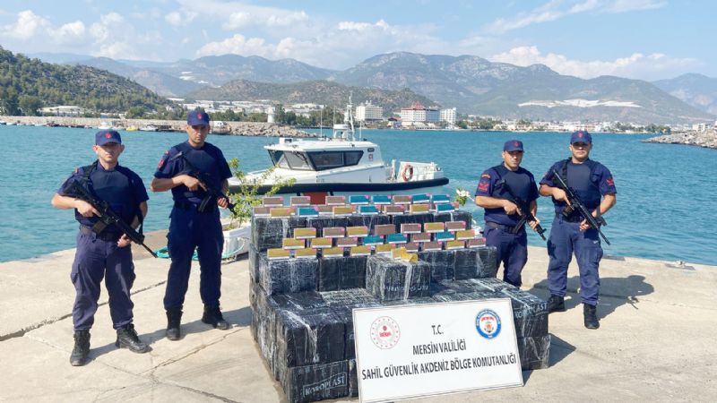 Denizdeki kutulardan 28 bin 500 paket ttn ubuu kt...