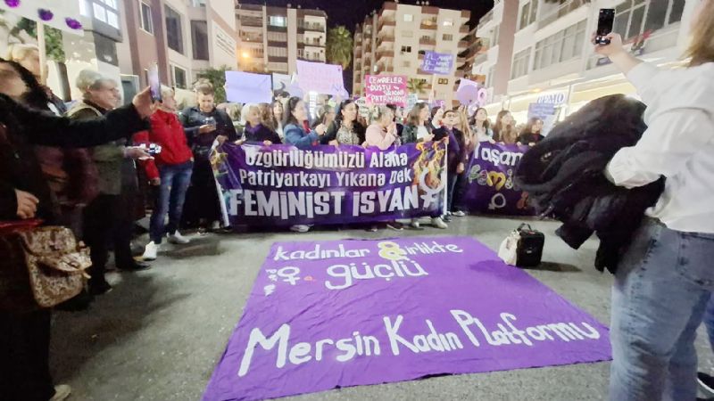 Feminist Gece Yryne sert mdahaleye tepki...