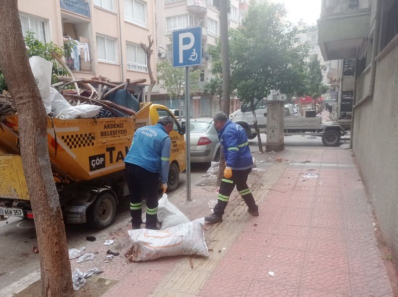 Akdeniz�de temizlik s�r�yor