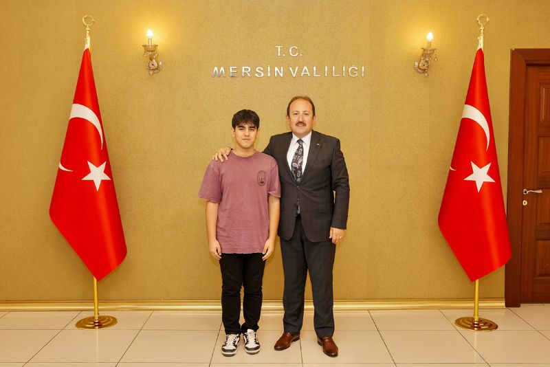 TYT birincisi Gen� ba�ar�s�n� payla�t�...