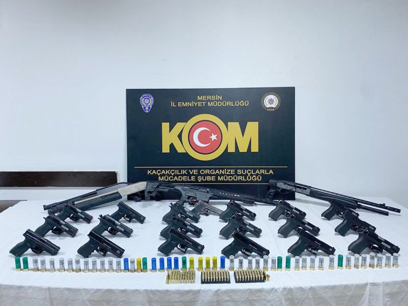 Mersin’de 23 ruhsatsz silah ele geirildi...
