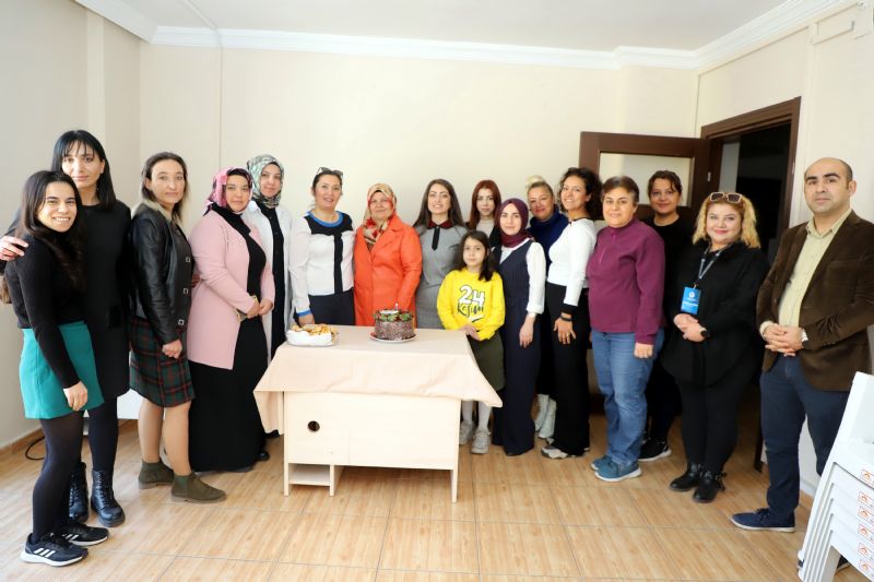 Behiye Gltak,tan  retmenlere ziyaret ...