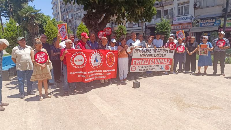 Mersin�de ge�inemeyen emekli eylem yapt�...
