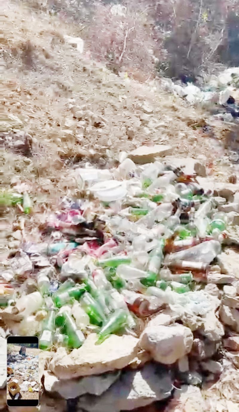 Ormanc�lar ormana at�lan at�klar� temizledi...