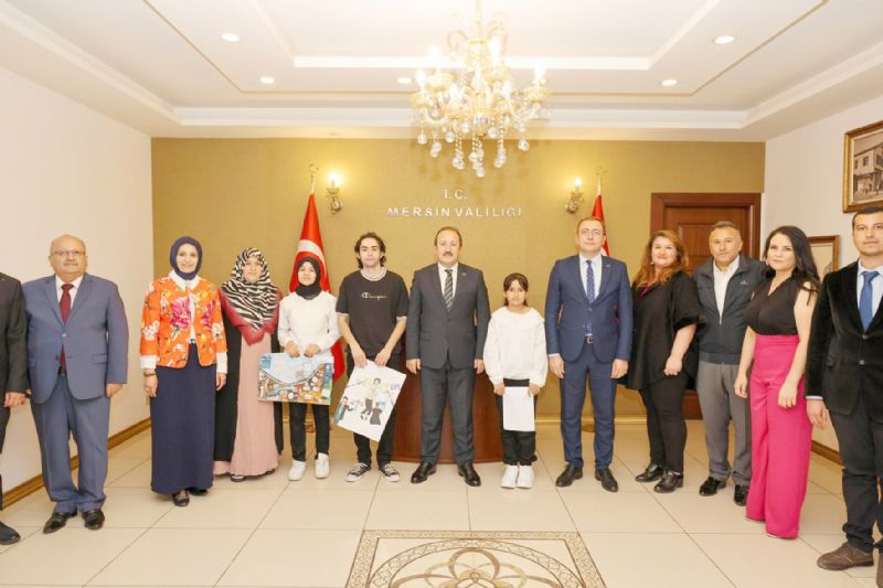 Resim ve karikatr yarmasna  Mersin damga vurdu...