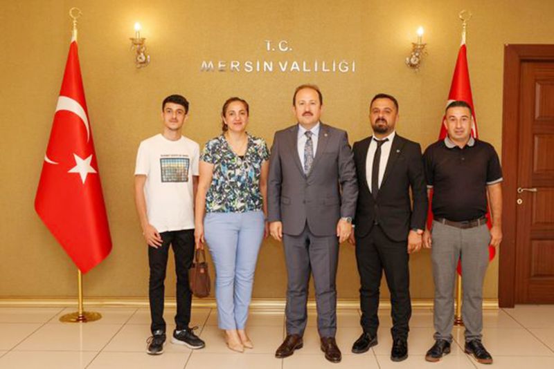 Vali Pehlivan  �ehit ailelerini a��rlad�...