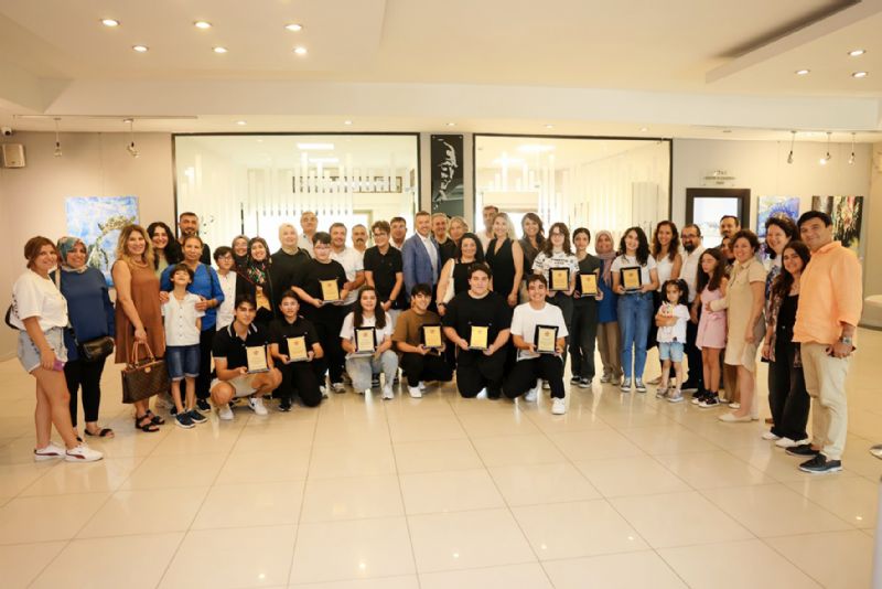 �� d�nyas�ndan derece yapan ��rencilere �d�l...