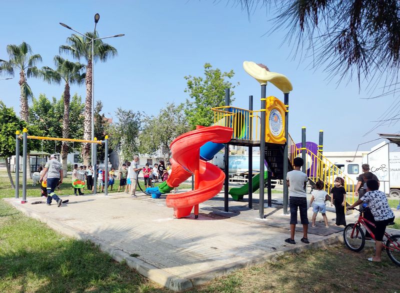 Gne Mahallesi ocuk parknn oyun gruplar yenilendi...
