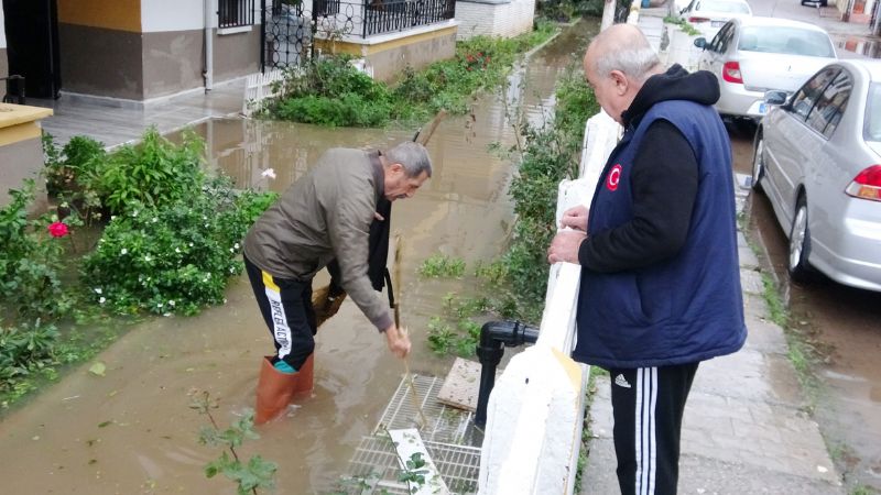 Erdemlide yamur sele neden oldu...