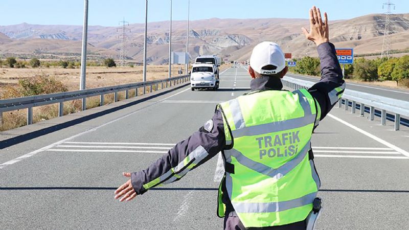 Mersin’de bin 622 ara trafikten men edildi...