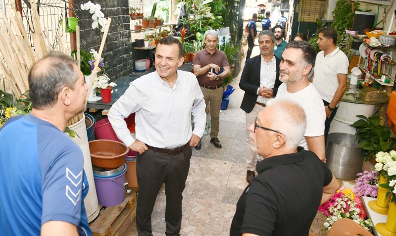 Bakan zyiit, esnaflar ziyaret etti...