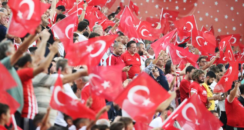 Antalya taraftar Mersine  zel uzakla gelecek...