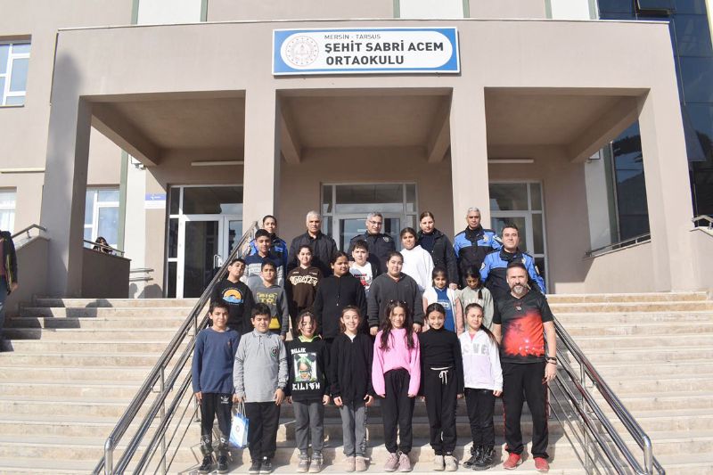 Mersin polisi rencileri ziyaret etti...
