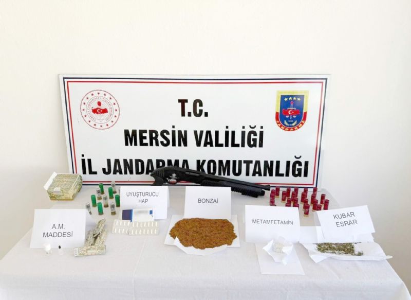 Bozyazda torbac jandarmadan kaamad...