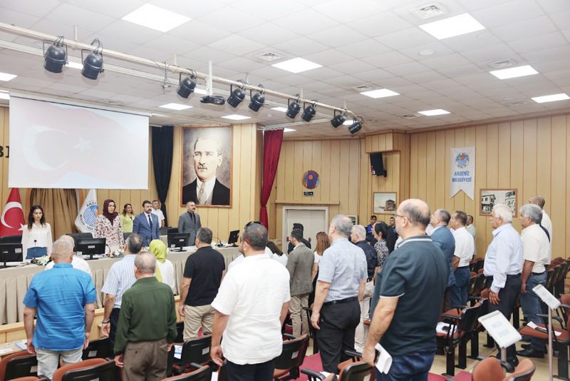 Gzler Akdeniz Meclisinde!...