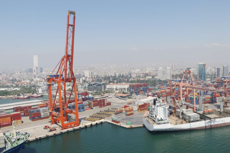 Mersin�de ihracat d��t�, ithalat artt�!