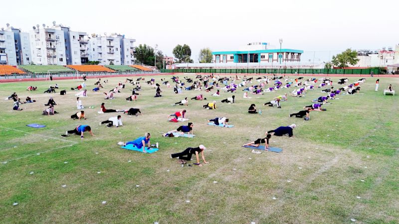 Toroslarda 300 kadn yoga yapt...
