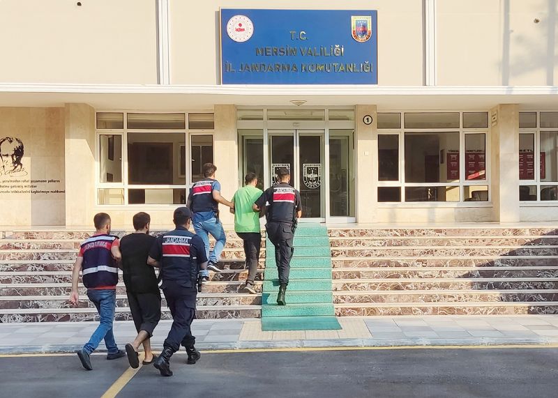 Mersinde aranan 2 sulu yakaland...