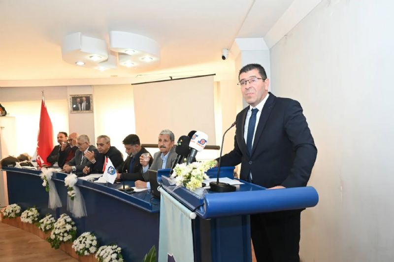 �i�ek�iler Odas��nda Ba�kan �zdemir g�ven tazeledi...