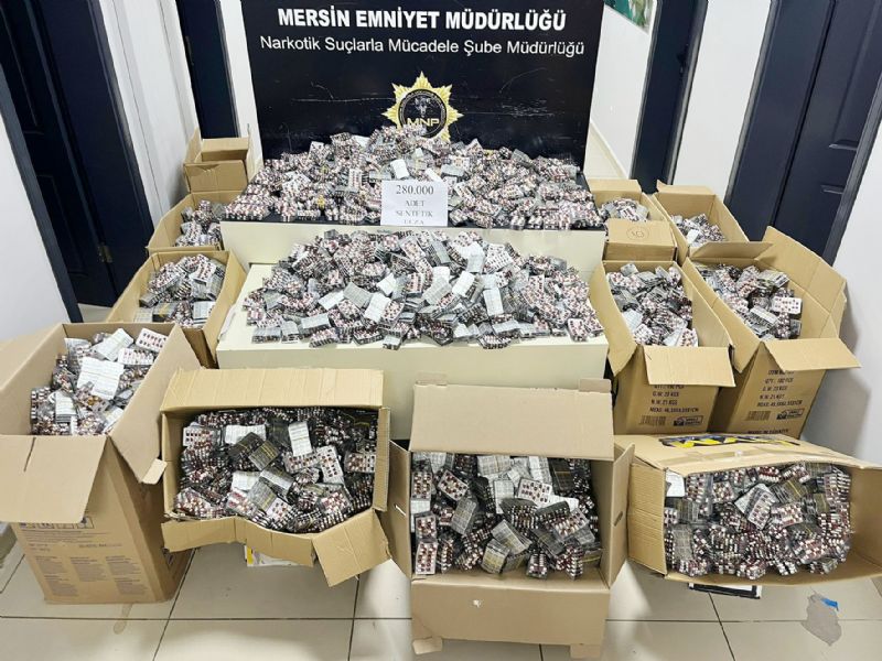 Mersinde 280 bin adet hap ele geirildi