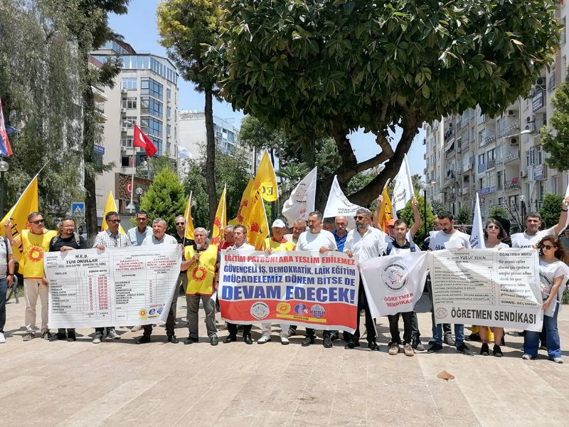 retmenler sorunlarna  zm istiyor!...