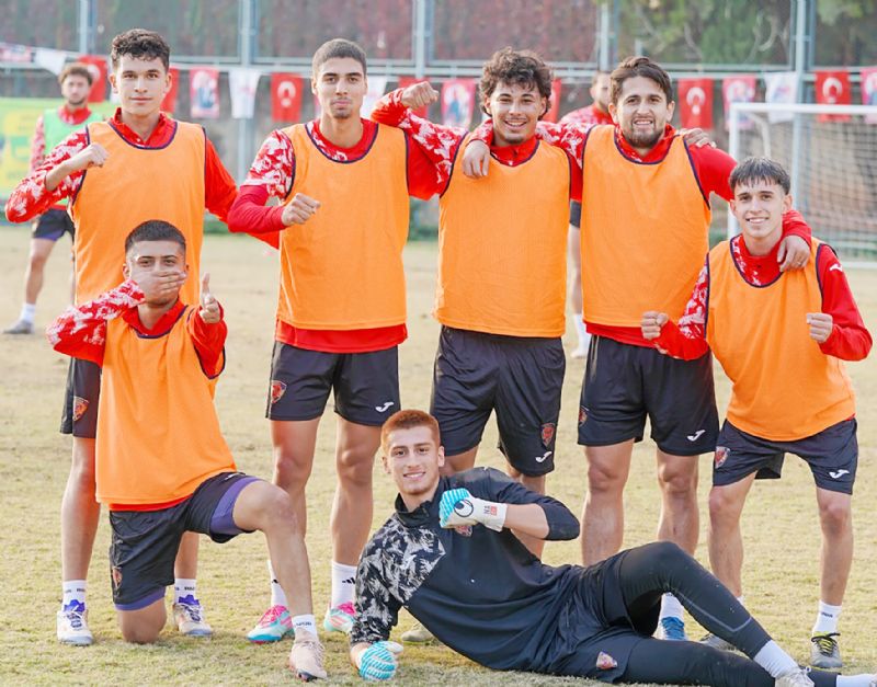 Mersin ayakta durmak i�in �abal�yor...