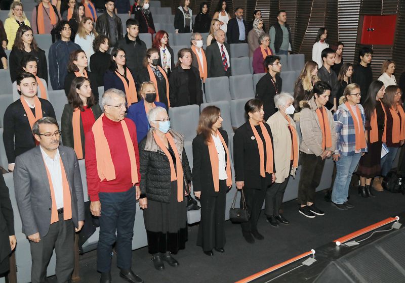 Kadna ynelik iddeti arkl, tiyatrolu tepki...