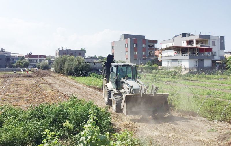 Akdeniz yollar yenileniyor...