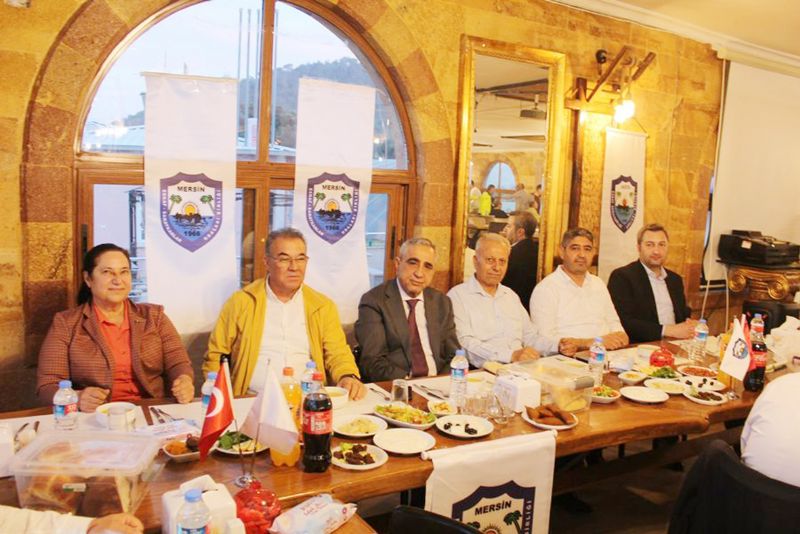 Esnaf Silifke’de ahi sofras�nda kucakla�t�...