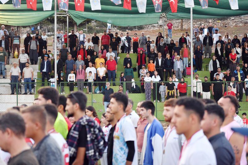 Ayvagedi�i Futbol Turnuvas��n�n  �ampiyonu Burhanspor oldu...