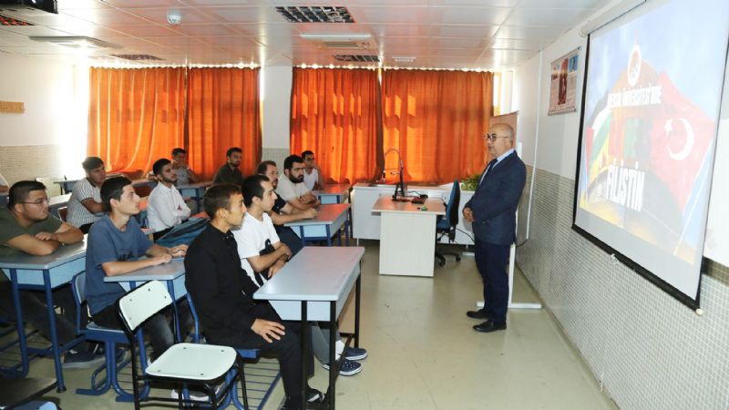 Mersin niversitesinde ilk ders Filistin oldu...